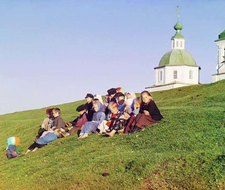 A Group Of Children In Northern Russia, 1909
