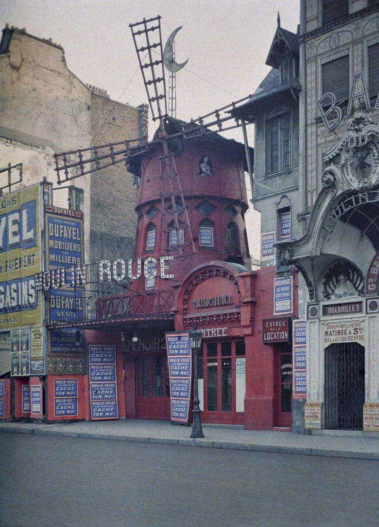 The Moulin Rouge In Paris, 1914