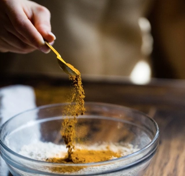 Turmeric Facial for Acne & Wrinkles. {DIY Skincare Recipe}